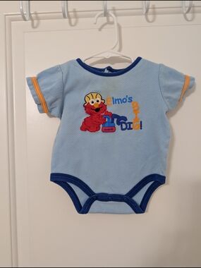 💥3/$24 Sesame Street Elmo Blue Bodysuit